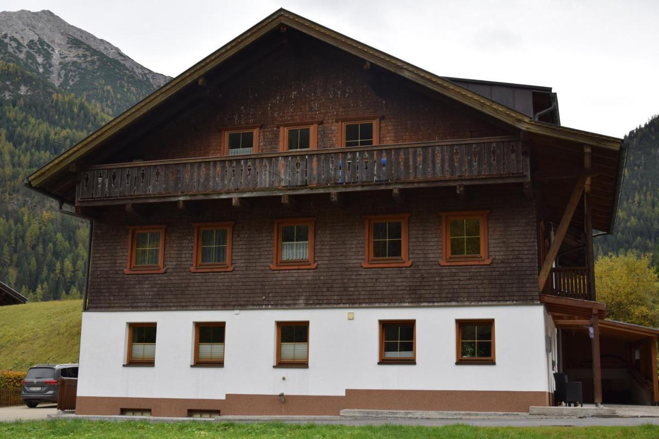 Ferienwohnung Gapp Elbigenalp Bagian luar foto
