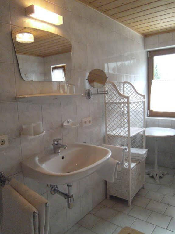 Ferienwohnung Gapp Elbigenalp Bagian luar foto