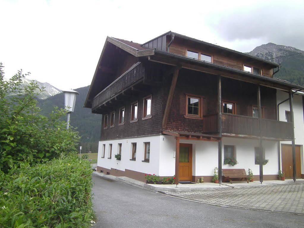 Ferienwohnung Gapp Elbigenalp Bagian luar foto